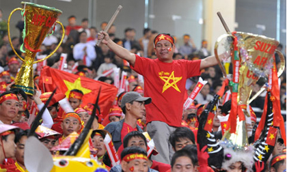 CĐV Việt Nam thuê 4 chuyên cơ cổ vũ đội U23