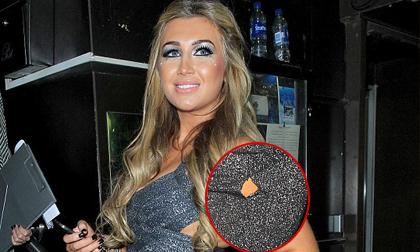 Sao "ngượng chín" vì trang phục rách 