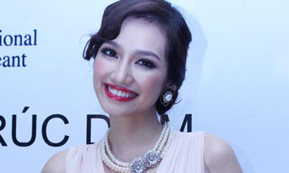 Trúc Diễm rạng rỡ sau sự cố