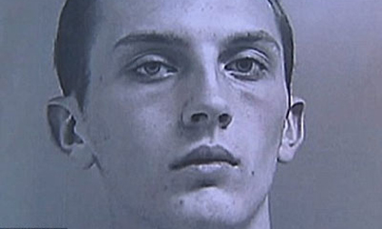 Thiếu niên dã man giết chết một lúc 3 người thân