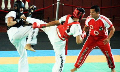 Những hình ảnh rợn người trên thảm võ SEA Games!