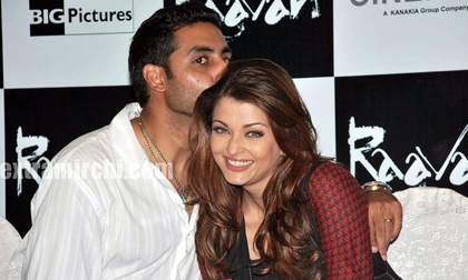 Hoa hậu đẹp nhất TG sinh con gái đầu lòng