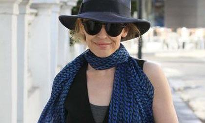 Bắt nhịp xu hướng khăn cùng Sao