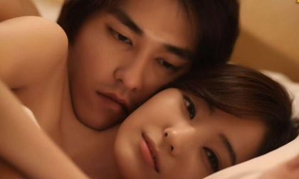 “Barbie xứ Hàn” hồi hộp diễn cảnh “nóng” cùng đồng nghiệp điển trai 