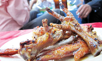 Ớn lạnh thịt thối - Kỳ 2: Tràn ngập quán ăn