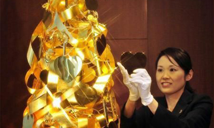 Chiêm ngưỡng cây thông Noel 2 triệu đô bằng vàng ròng