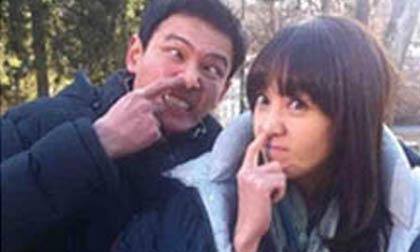 'Sốc' với ảnh ngoáy mũi và trợn mắt của sao 'Chuyện tình Paris' 