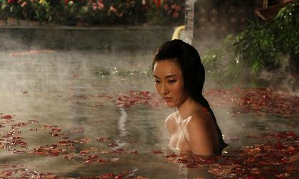 Bật mí cảnh tắm 'hiếm thấy' trong phim "Tào Tháo"