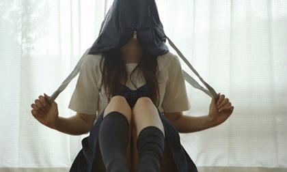 Bộ ảnh độc đáo về.. váy ngắn của nữ sinh Nhật Bản