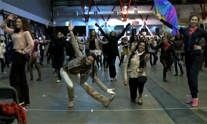 Video: Thí sinh HHTG 2011 luyện tập trước đêm chung kết