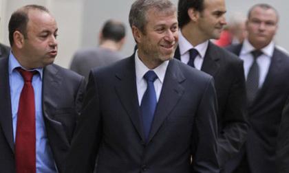 Ông chủ Chelsea giải cứu con tin