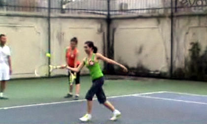 Thí sinh Hoa hậu các dân tộc xả stress trước chung kết