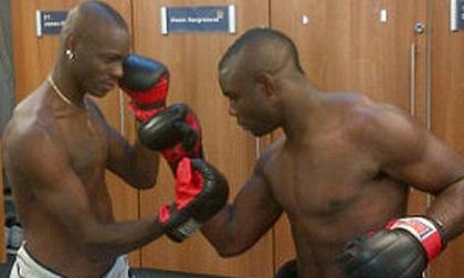Balotelli giải thích lý do 'choảng' đồng đội