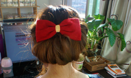 5 phút với kiểu tóc ốc vặn đơn giản