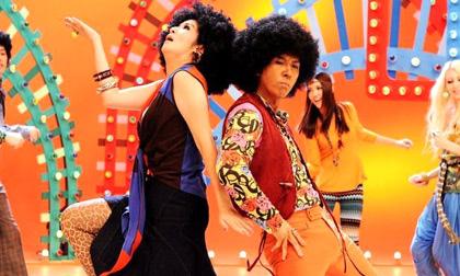 Chung Tử Đơn đi giày cao gót, nhảy điệu Michael Jackson