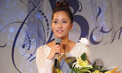 Khánh Thi "rơi lệ" lần đầu ra mắt MV