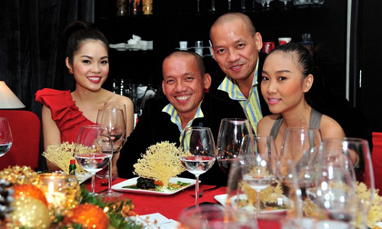 Đoan Trang, Trúc Diễm đón Giáng sinh cùng 'anh em đại gia'