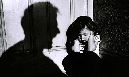 Trò đồi bại của gã hàng xóm 9X