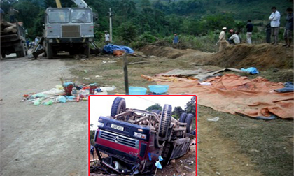 Vụ lật xe gỗ: Hiện trường thảm khốc nơi 10 người tử nạn