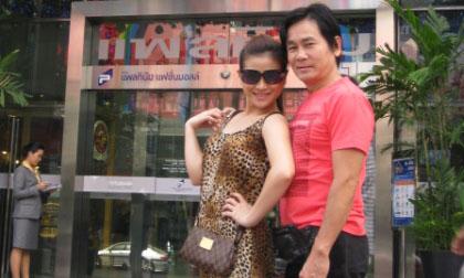 Kiều Linh cùng chồng 'du hý' đất chùa Tháp