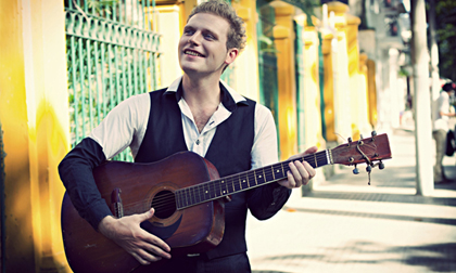 Kyo York - "Hiện tượng" về chàng trai Mỹ hát nhạc Việt