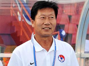 Tuyển nữ Việt Nam thiếu HLV Trần Vân Phát vì visa