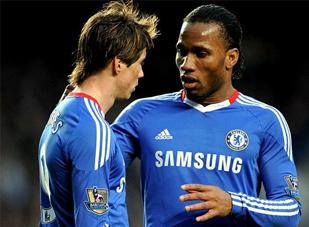 Drogba và Torres: Phải hy sinh một!