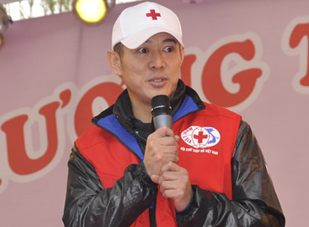 Lý Liên Kiệt tặng 158.000 USD cho nạn nhân động đất