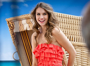 Vẻ khiêu khích của Hoa hậu Hoàn Vũ Thụy Sỹ