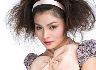 Vũ Thu Phương đẹp 'như một bông hồng'