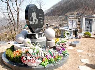 Phần mộ của hai chị em Choi Jin Sil bị buộc di dời