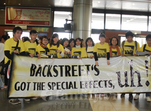 Fan miền Bắc cuồng nhiệt chào đón Backstreet Boys