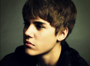 Justin Bieber lần đầu chiến thắng ở giải thưởng quê nhà