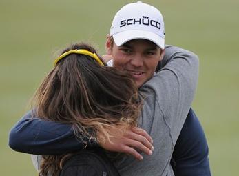 Martin Kaymer dành sự tri ân đến caddie của mình