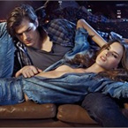 Ashton Kutcher tình tứ cùng siêu mẫu