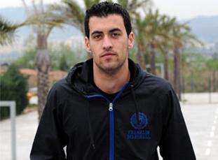 Barca “trói” Sergio Busquets tới năm 2016