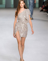 Thời trang dạ tiệc lấp lánh kiêu sa