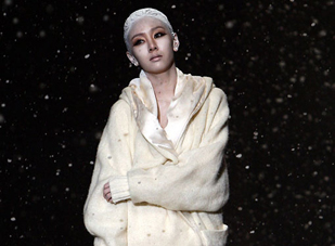 Mỹ nữ G.NA diện style lạ mắt