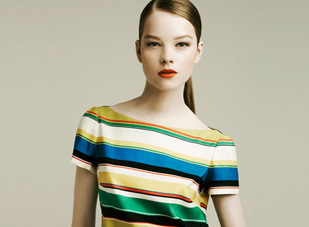 Zara tung Lookbook tháng 4 tràn ngập màu sắc 