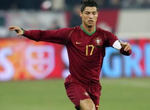 Berlusconi muốn mua C.Ronaldo: Lườm rau, gắp thịt