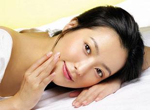 Kim Hee Sun trở lại làng giải trí