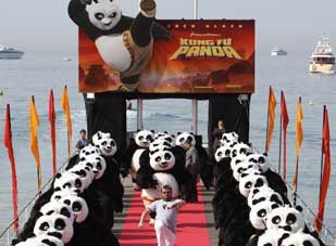 "Kung Fu Panda 2" hé lộ bí mật thân thế của gấu Po