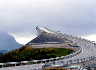 Cây cầu "lừa tình" nhất quả đất