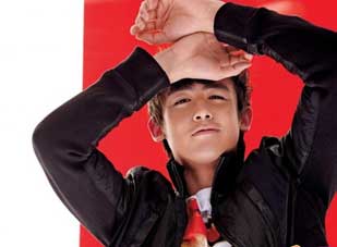 Anh em Nich khun đại náo tạp chí Thái Lan