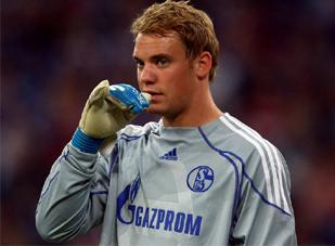 Thủ thành Neuer bật khóc khi nói lời chia tay Schalke