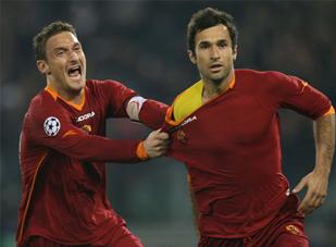 Inter Milan chờ đợi Vucinic