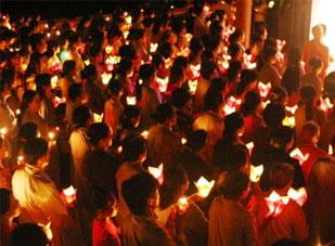 Cầu siêu cho nạn nhân động đất, sóng thần tại Nhật Bản