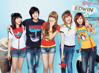 Kim Bum xì-tai  "du hí biển" với miss A