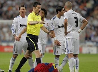 Chấm điểm trận Real Madrid (0-2) Barcelona: Điểm 9 cho Messi