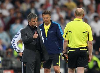 Mourinho: "Nếu Barca vô địch, đó sẽ là một scandal ở Bernabeu"